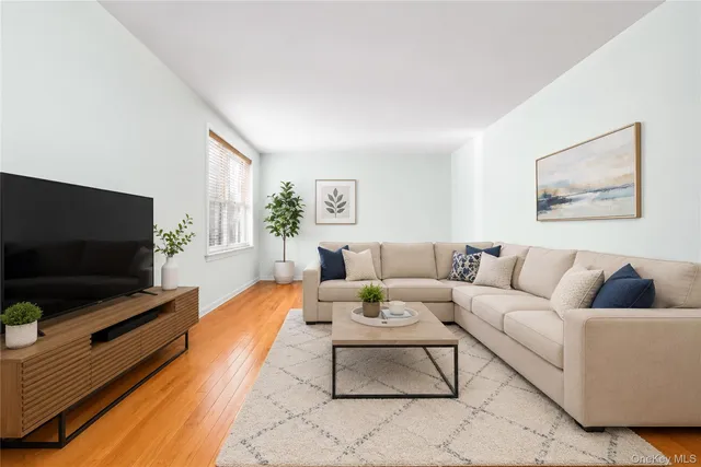 27-10 Parsons Boulevard #4B, Flushing, NY 11354