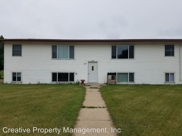2125 2nd Ave  SW #3, Minot, ND 58701