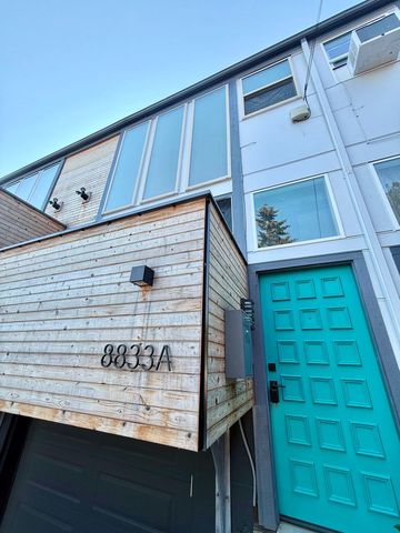 8833A Midvale Ave N, Seattle, WA 98103
