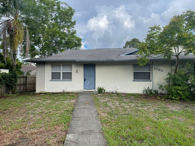 1042 Oak St #A, Dunedin, FL 34698