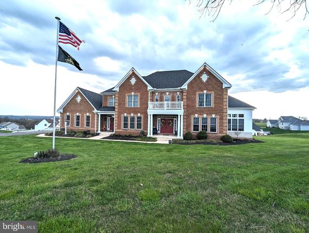 2 Camelot Ln, Wrightsville, PA 17368