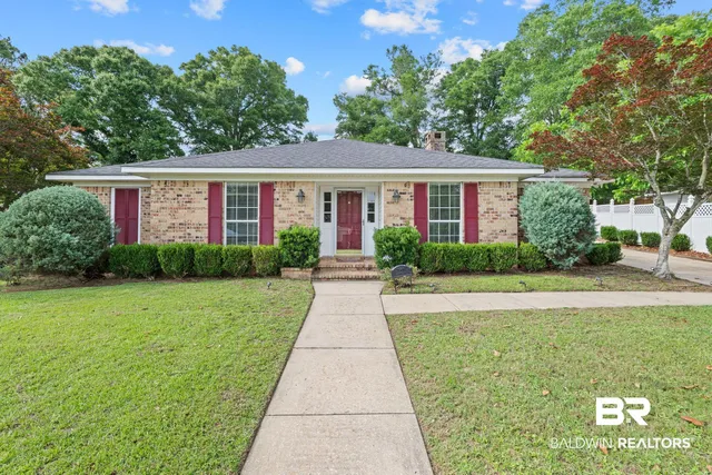 6500 Gaslight Ln N, Mobile, AL 36695