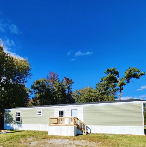 247 Old Airport Rd #18, Newport, NC 28570
