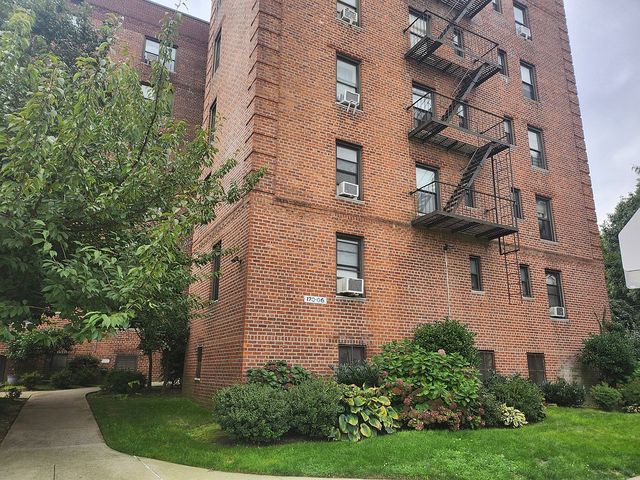 170-06 Crocheron Ave #1B, Queens, NY 11358