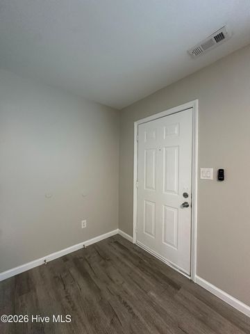 408 Myrtlewood Cir, Jacksonville, NC 28546