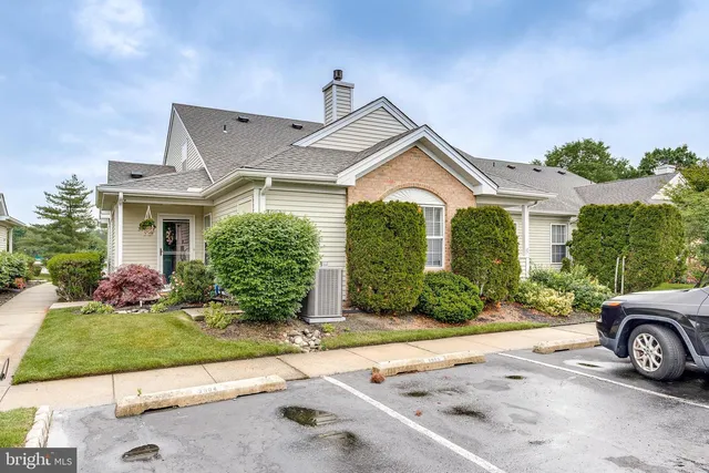 3003 Sweetleaf Ter, Mount Laurel, NJ 08054