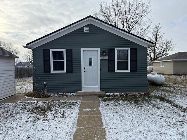 309 E  17th Ave, Tyndall, SD 57066