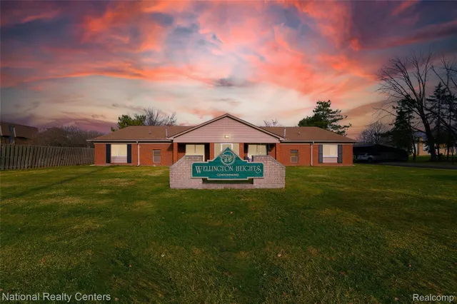 38507 Wellington Dr #3, Clinton Township, MI 48036