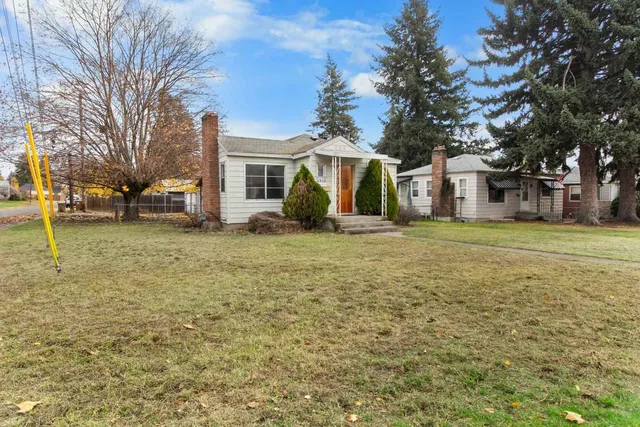 3928 N  Cedar St, Spokane, WA 99205