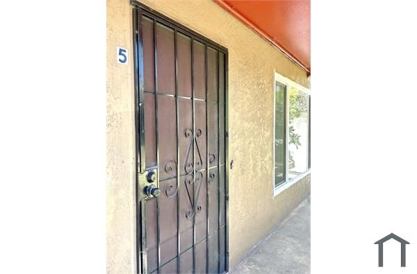 3273 Lynde St #5, Oakland, CA 94601