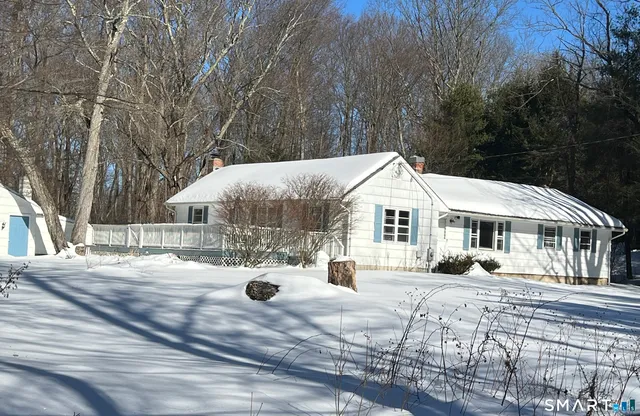11 Old Fairwood Rd Ext, Bethany, CT 06524