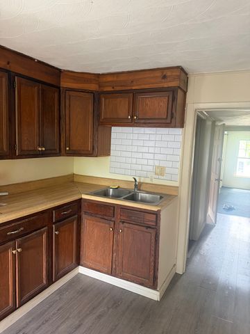 142 Campbell St #UP, Rochester, NY 14611