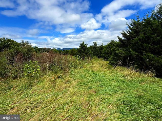 425 Wisteria Ln, Old Fields, WV 26845