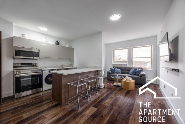 5655 N  Clark St #210, Chicago, IL 60660