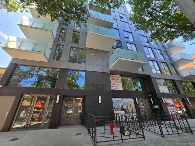 136-80 41 ave #7D, Flushing, NY 11355