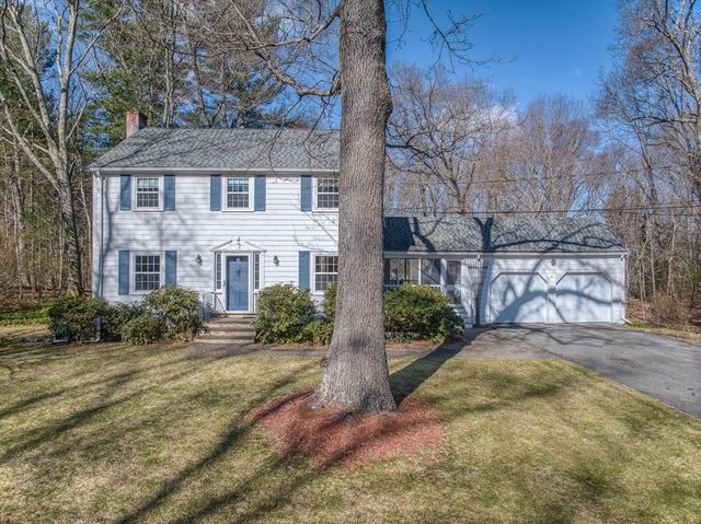 21 Wildwood Dr, Bedford, MA 01730