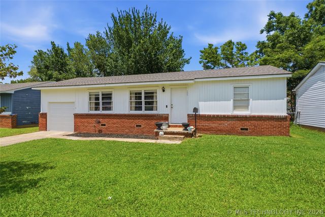 1921 W  49th St, Tulsa, OK 74107