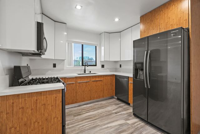 830 Bartlett St #8, Los Angeles, CA 90012
