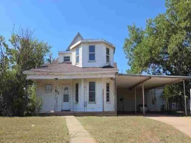 321 W  B Ave, Elk City, OK 73644