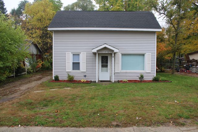 1174 E  James St, White Cloud, MI 49349