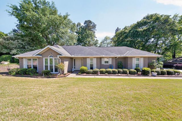 6648 Springlake Dr, Columbus, GA 31909