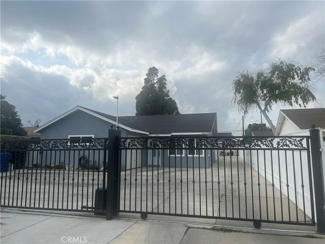 15057 Paddock St, Sylmar, CA 91342