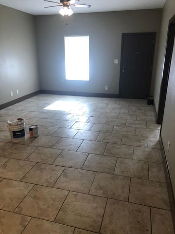 905 Hampton Ln #A, Iowa, LA 70647