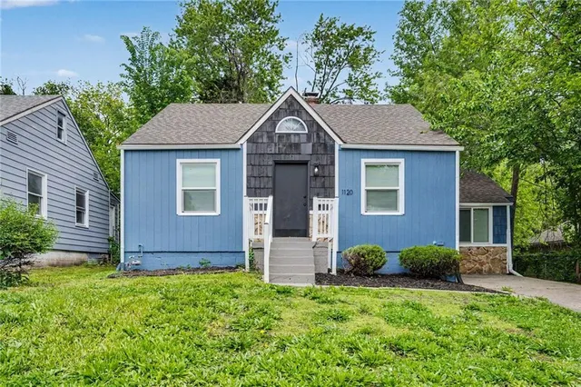 1120 E  79th St, Kansas City, MO 64131