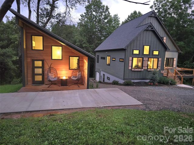 18 Baker Pl, Arden, NC 28704