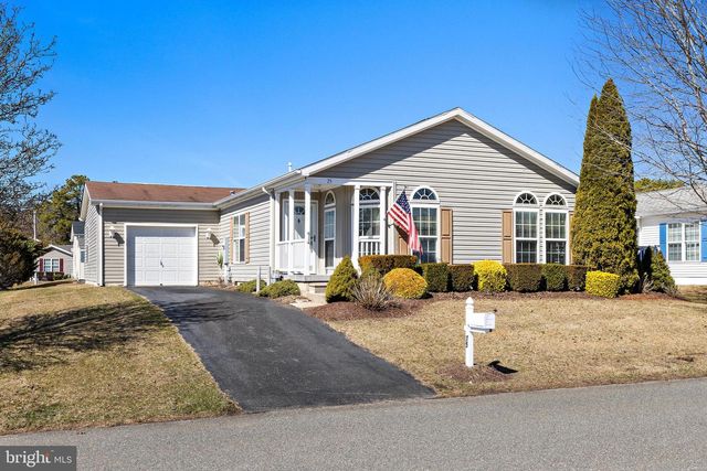 75 Oak Ridge Ln, Manahawkin, NJ 08050