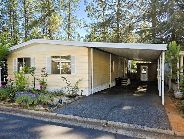 30 Candy Ln, Grass Valley, CA 95945