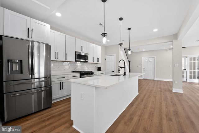 2911 Pinewood Ave, Baltimore, MD 21214