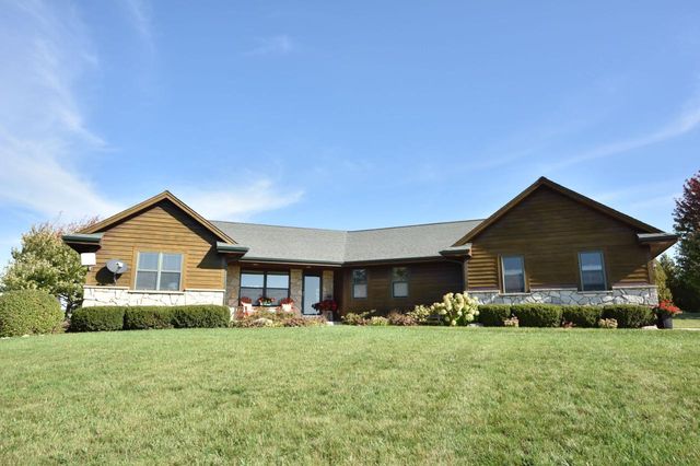 5630 Country Meadows DRIVE, Campbellsport, WI 53010