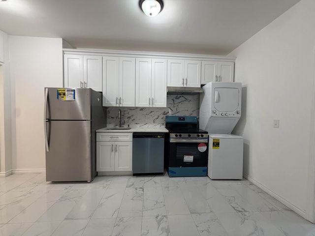 23-46 31st Ave #1, Astoria, NY 11106