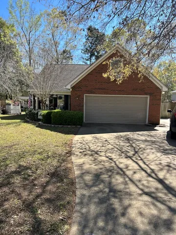 242 Bougainvillea Cir, Dothan, AL 36301