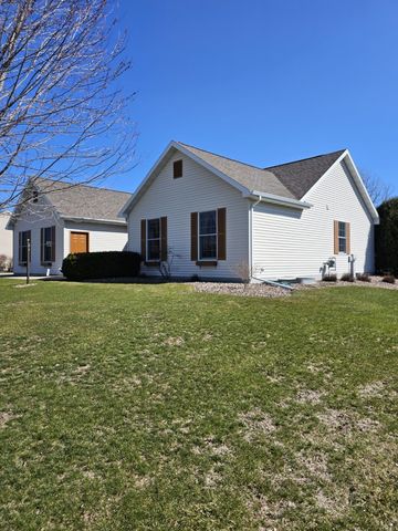 N6519 Canterbury Ln, Fond Du Lac, WI 54937