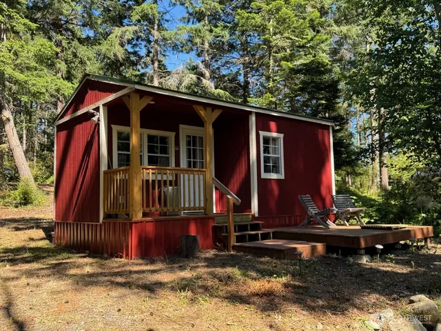 7304 Holiday Blvd, Anacortes, WA 98221