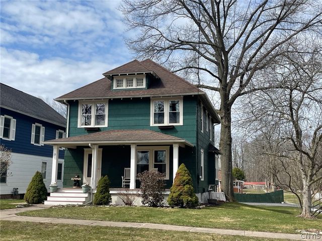 13 Castle St, Oneida, NY 13421