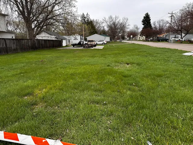 635 S  McCoy St, Aberdeen, SD 57401