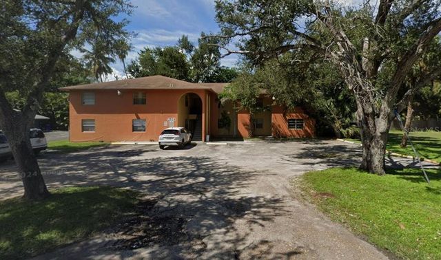 2524 Congress St #4, Fort Myers, FL 33901