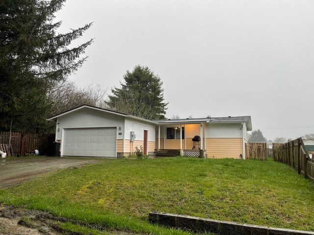 2437 Griffin Ave, Crescent City, CA 95531
