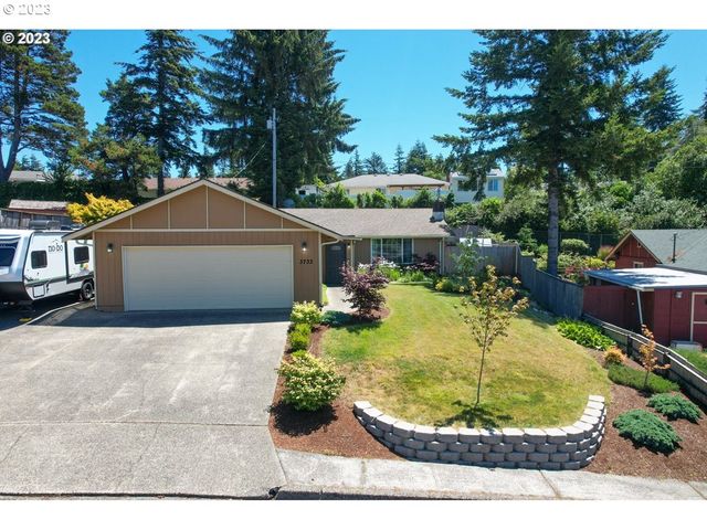 3733 Edgewood Dr, North Bend, OR 97459