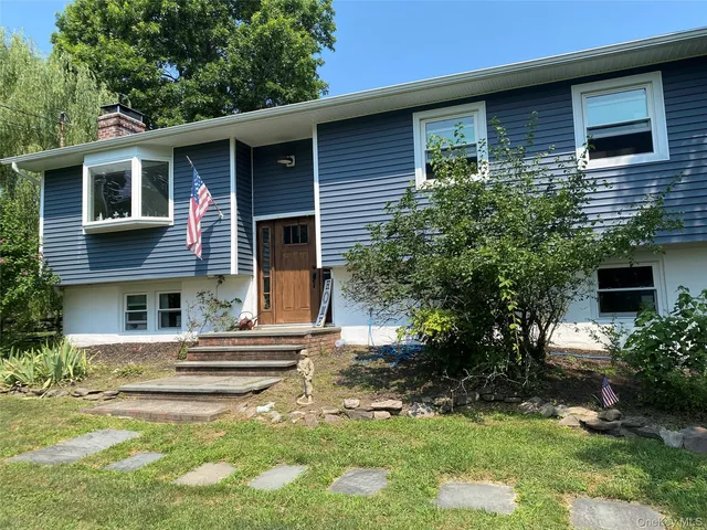 11 High Hill Avenue, Warwick, NY 10990