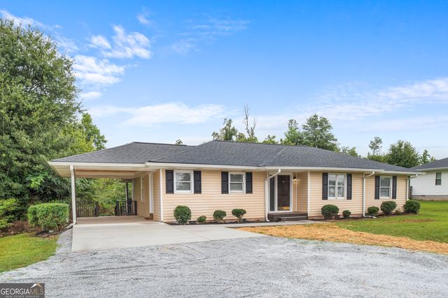 713 Smokey Rd, Newnan, GA 30263
