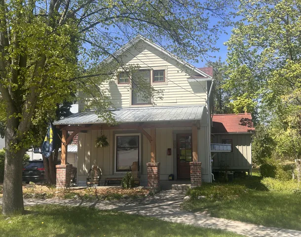 217 N  Monroe St, Rockford, MI 49341