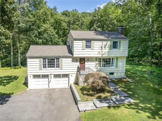 42 Collinswood Rd, Wilton, CT 06897