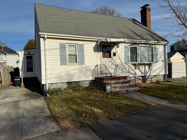 40 Moore St, Quincy, MA 02169