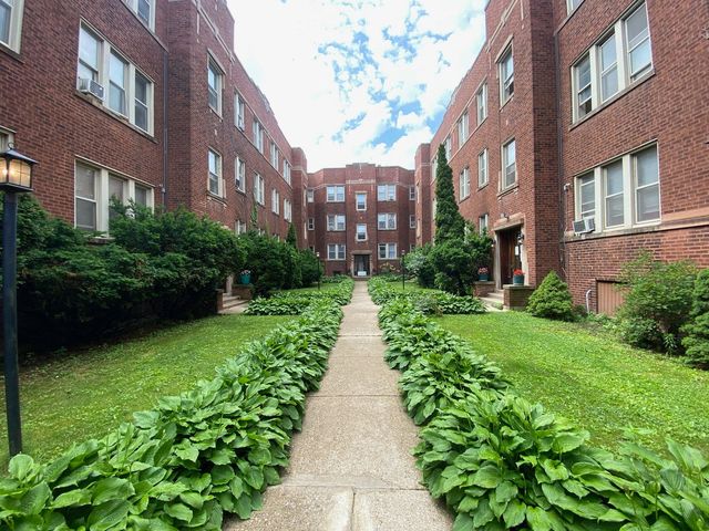 1345 W  Touhy Ave #2S, Chicago, IL 60626