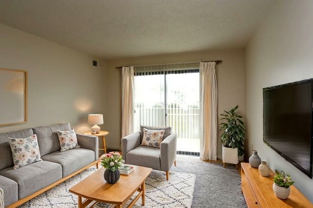 500 Anchor Dr #520H, Cincinnati, OH 45255