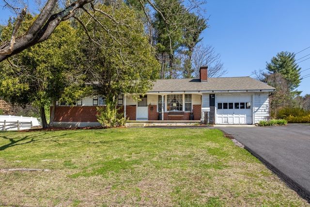 7 Biscayne Dr, Chelmsford, MA 01824